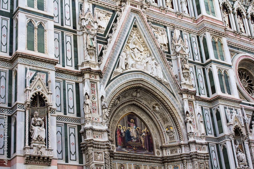 FIRENZE, ITALIA - LUGLIO 25, 2017: il Duomo di Santa Maria del Fiore - Toscana