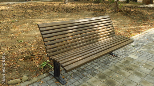 Foto empty bench in the park