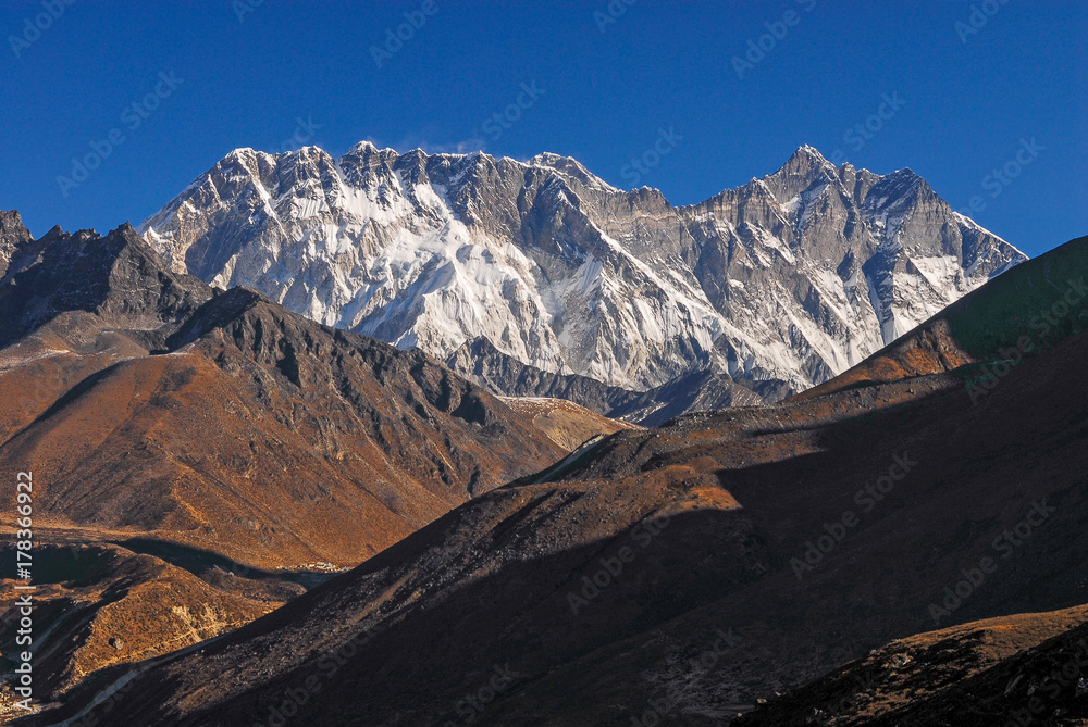 Nepal khumbu sagarmatha national park dingboche Nuptse Everest Lhotse peaks