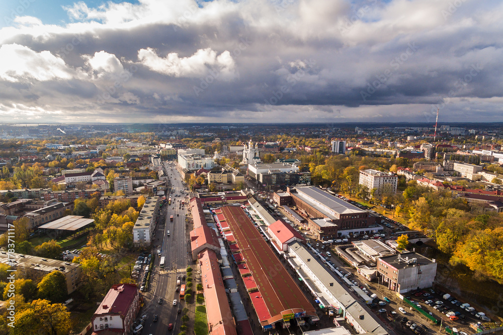 Obraz premium Central Market in Kaliningrad, aerial view