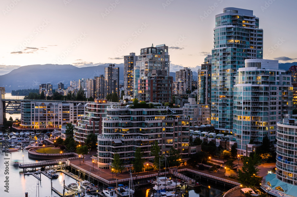 Obraz premium View of Downtown Vancouver a Twilight