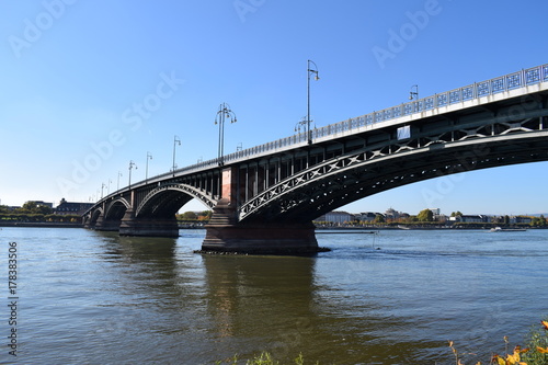 Theodor-Heuss-Brücke (Mainz) © Adrian v. Allenstein