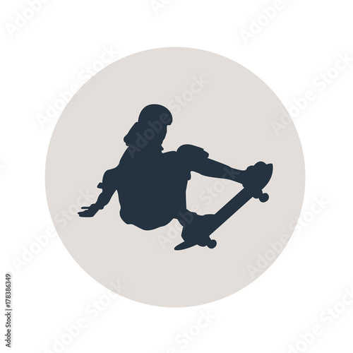 Icono plano silueta skater en circulo gris