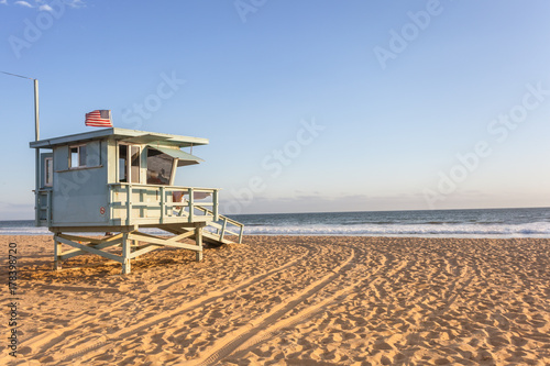 Lifeguard cabin on Santa Monica beach © nata_rass