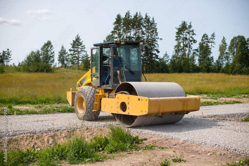 roller machine makes road