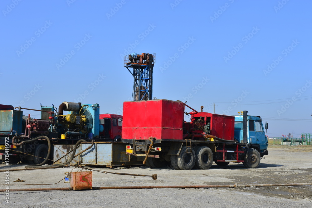 The oil pump The oil pump