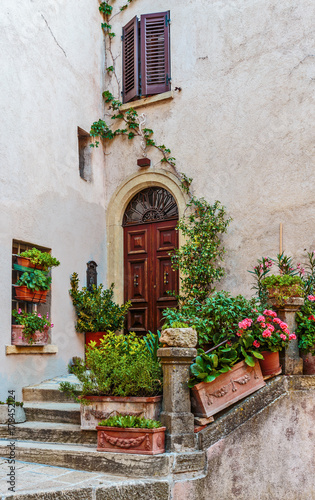 Entrance to the old Italian house © arbalest