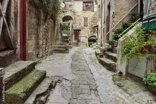 Fototapeta Naklejka Na Ścianę i Meble -  Narrow cobbled streets in the old village Luseram, France