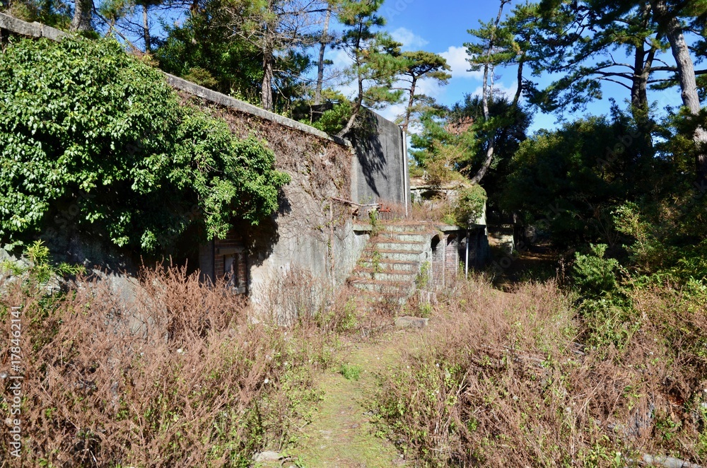 和歌山市　加太　友ヶ島　旧日本軍　要塞　砲台　廃墟　瀬戸内海国立公園　Japan wakayama kada tomogashima old army ruins  Battery Fort setonaikai national park