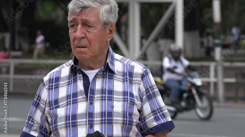 confused man with dementia