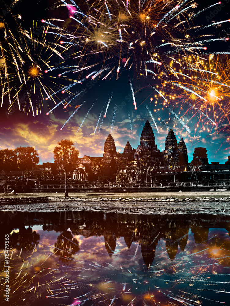 Obraz premium firework over Angkor wat, Siem reap,Cambodia