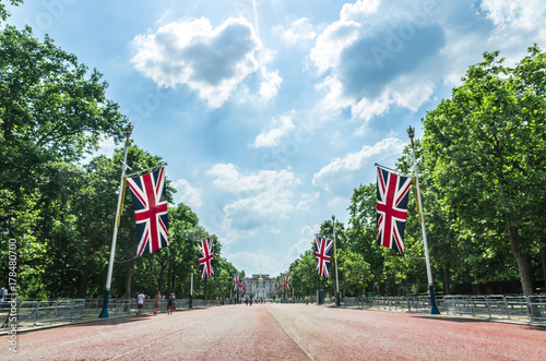 Fotografie, Obraz British flags at The Mall, London