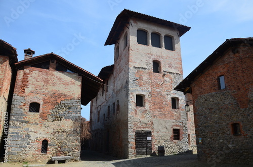 Ricetto di candelo borgo medioevale photo