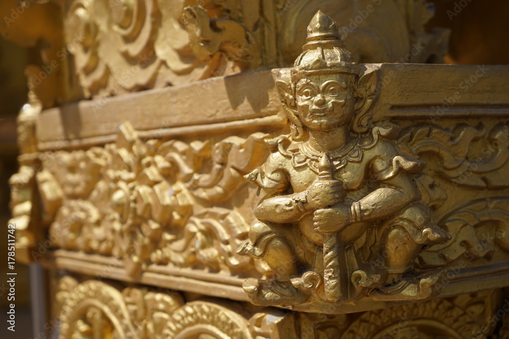 The sculpture is a work of Thai craftsmen. Mostly in temples. The sculpture is a work of Thai craftsmen. Mostly in temples.