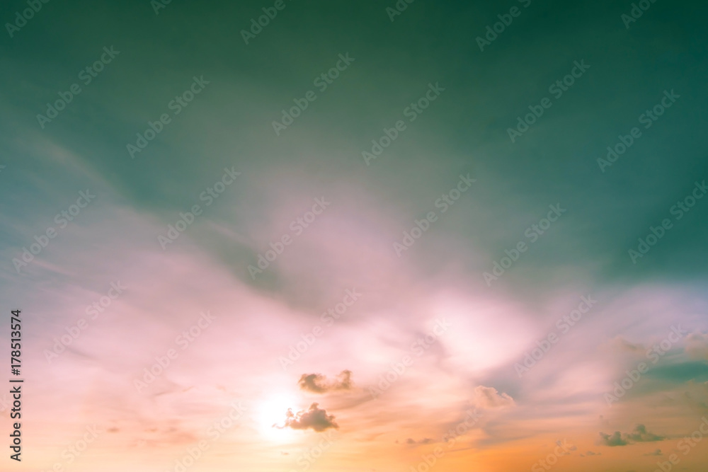 Naklejka premium Sunny sky abstract background, beautiful cloudscape. freedom concept