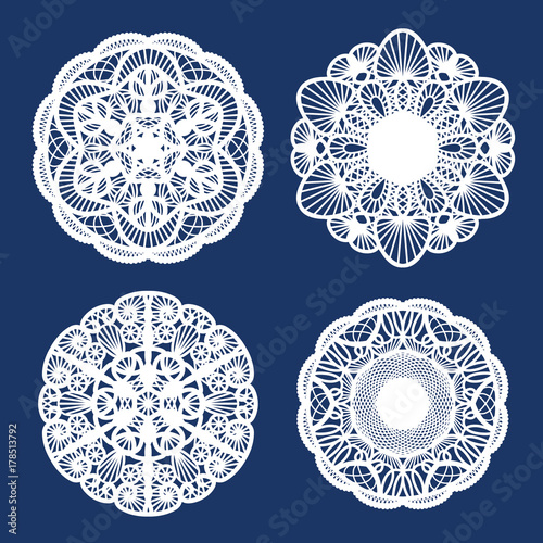 Set of round patterns. Lacy napkin