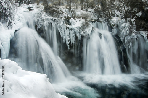 Winter waterfall © Refik