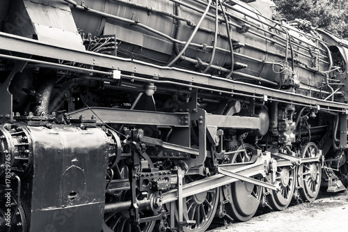 Steam locomotive power unit