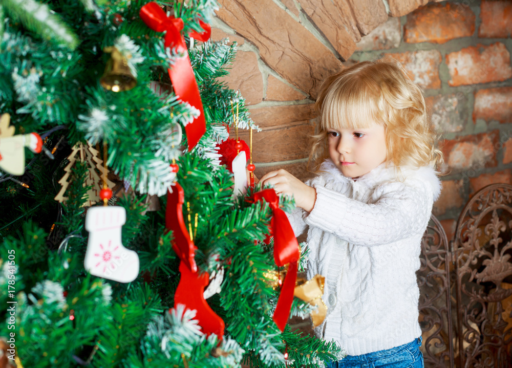 girl with Christmas tree