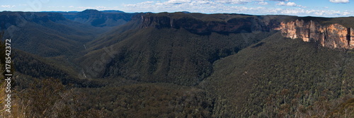 Panoramatischer Blick auf Blue Mountains in Australien