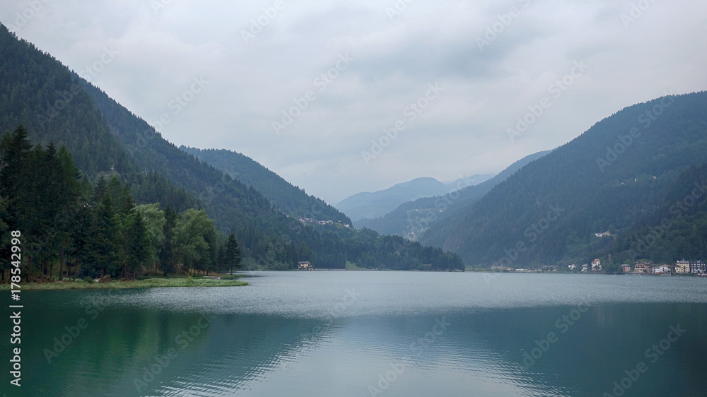 Beautiful tranquil scene of lake in mountains
