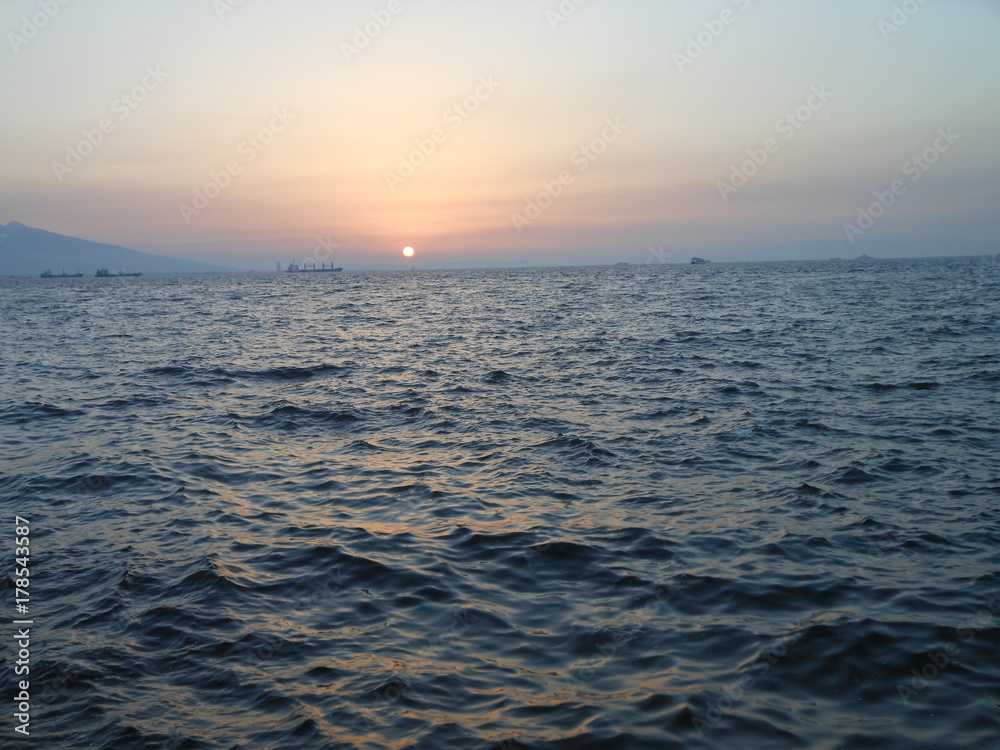 Obraz premium Sunset in Izmir Bay