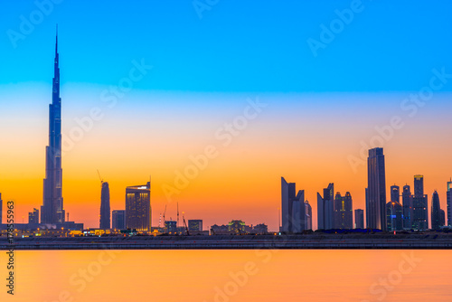 Wallpaper Mural Dubai skyline at dusk