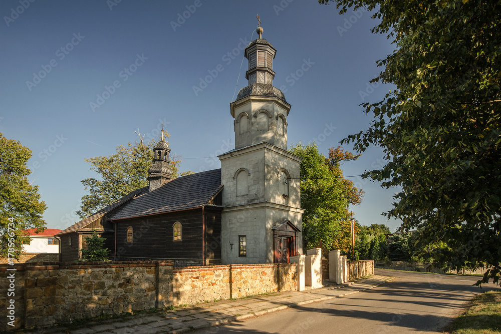 Kościół św. Leonarda, Bugaj Dmeniński, gm. Kodrąb, pow. radomszczański, woj. łódzkie
