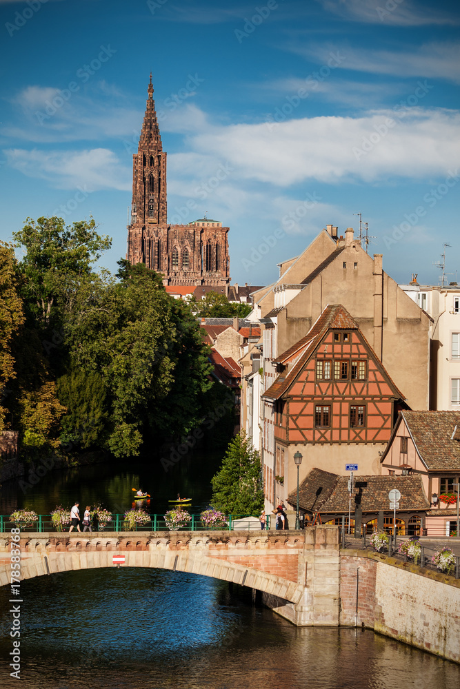 Fototapeta premium Blick auf das Straßburger Münster