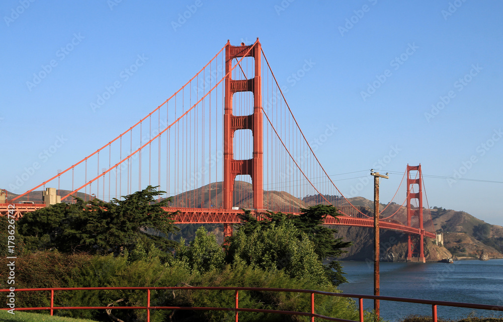 Fototapeta premium Golden Gate bridge in San Francisco, USA