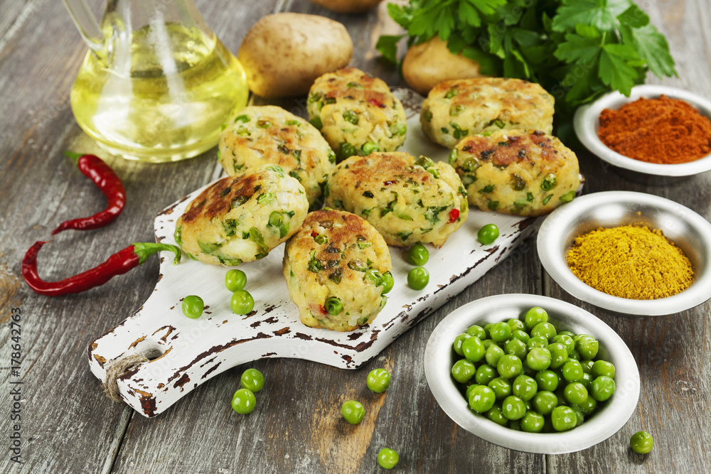 Aloo tikki. Potato cutlets Aloo tikki. Potato cutlets