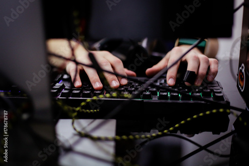 Man uses laptop