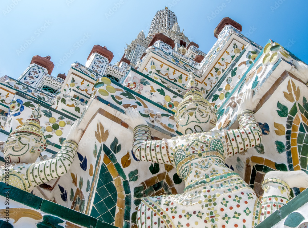 Obraz premium Wat Arun Buddhist Temple in Bangkok Thailand
