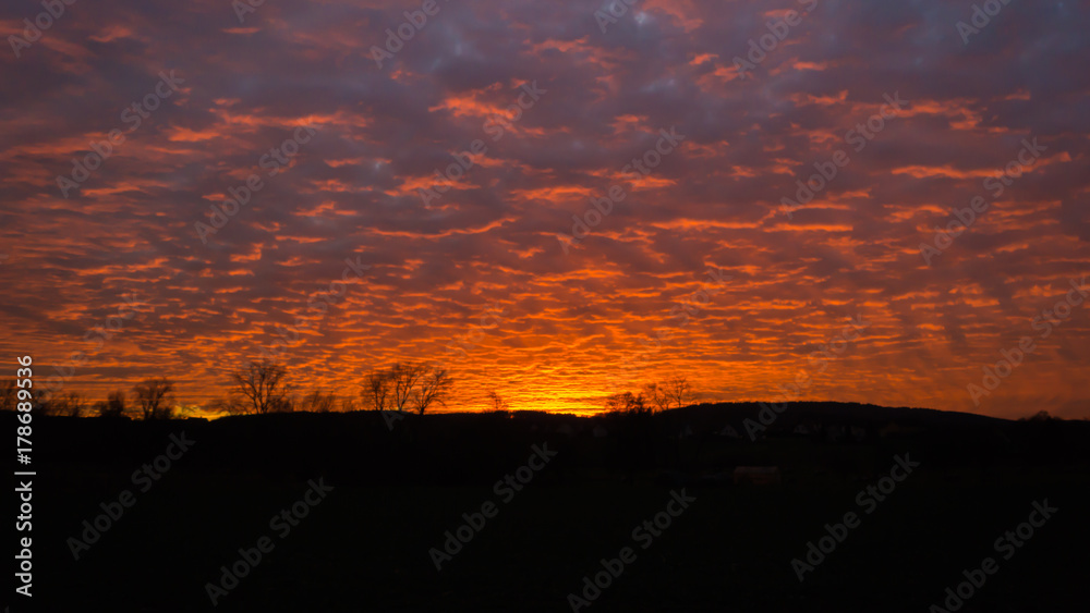 Rote Wolkendecke