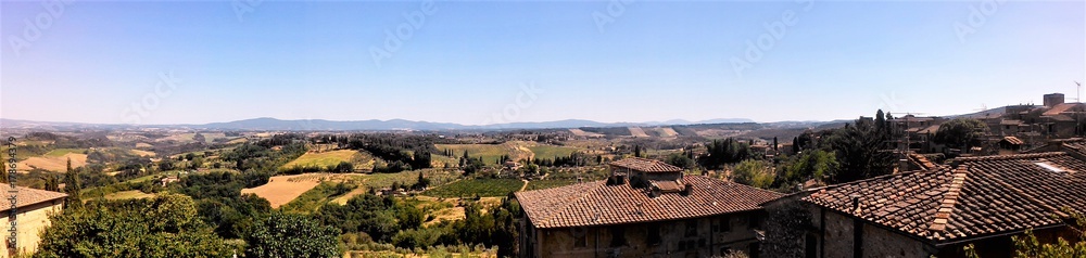 Blick auf San Gimignano in der Toskana