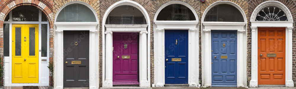 Fototapeta premium Zestaw kolorowych drzwi w Dublinie z czasów gruzińskich (XVIII wiek)