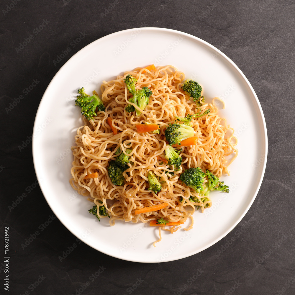 fried noodles with vegetable and soy sauce