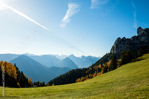 Tiroler Alpenladschaft im Gegenlicht photo
