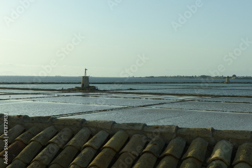 Wallpaper Mural Saline di Marsala con i suoi mulini e vasche al tramonto Torontodigital.ca