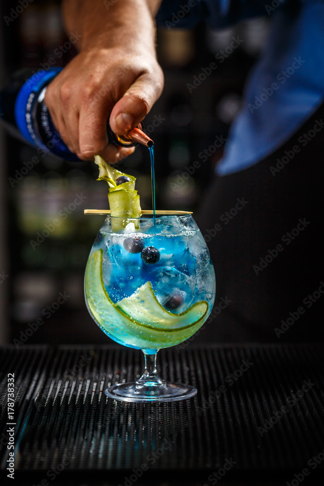 Blue gin tonic Photos | Adobe Stock