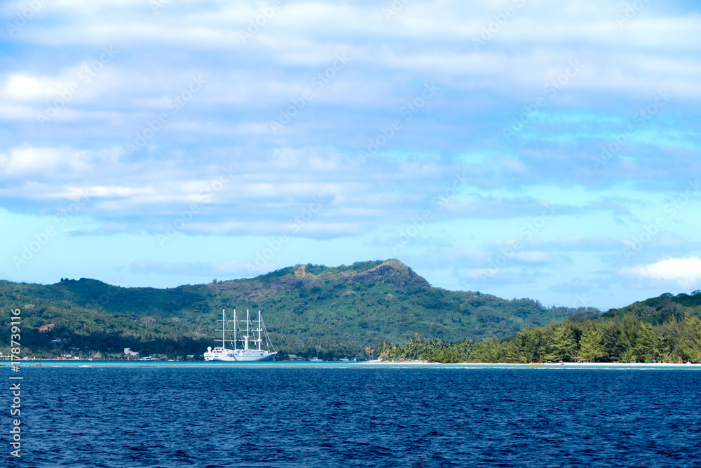 Obraz premium Ship in por