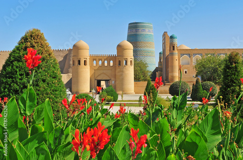 Khiva: medieval gates photo