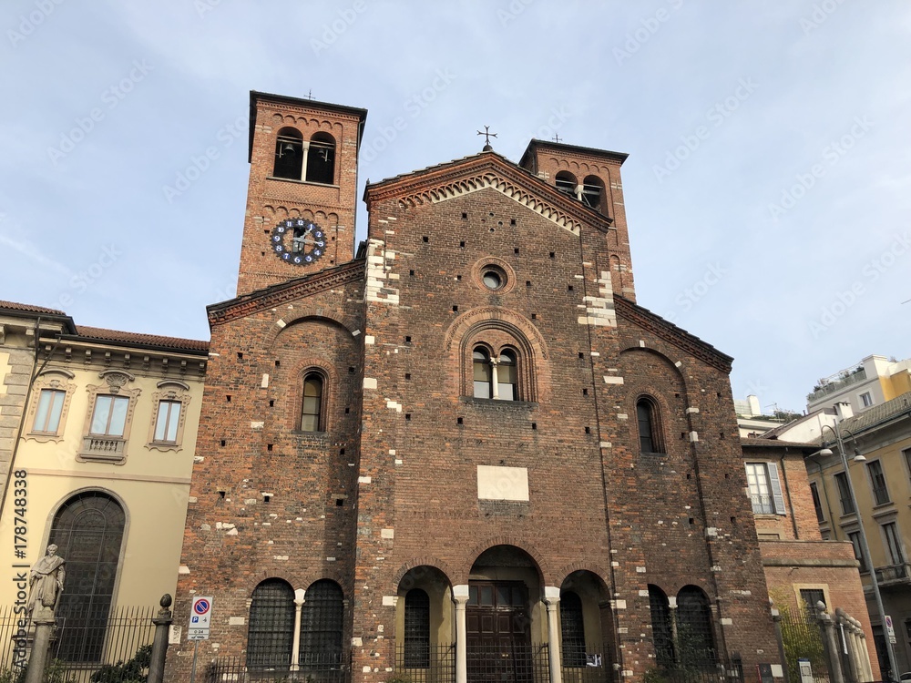 Milano, la chiesa di San Sepolcro