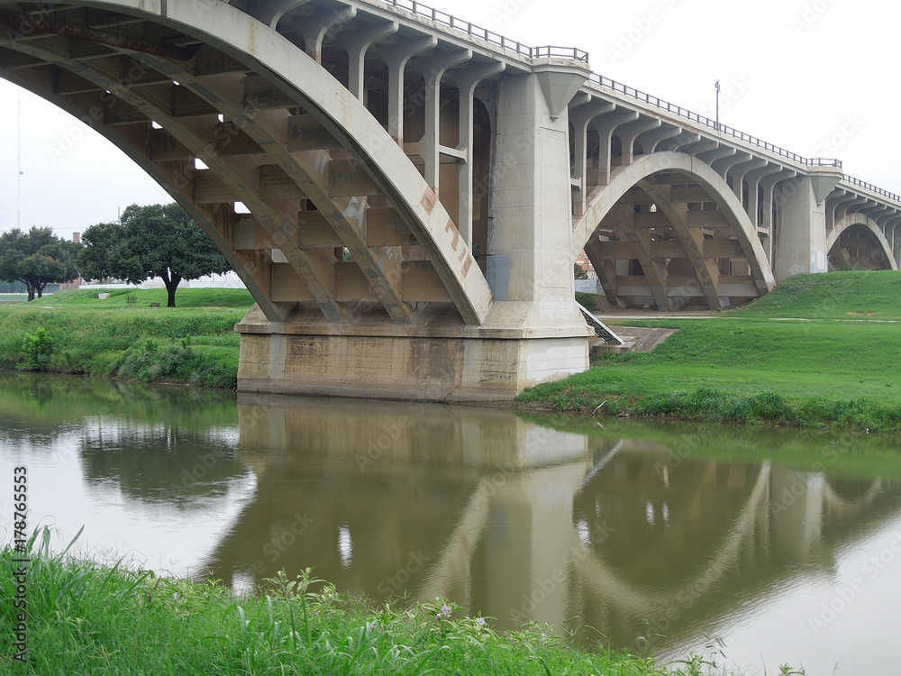 Fototapeta premium Bridge Arch