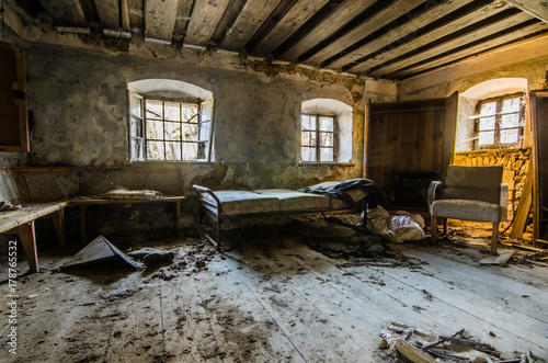 wohnzimmer in verlassenen bauernhaus