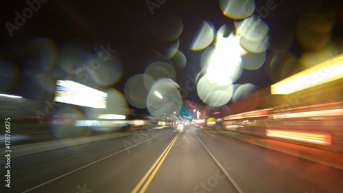 Fotografie Drive Rain up Hawthorne Portland Oregon Night