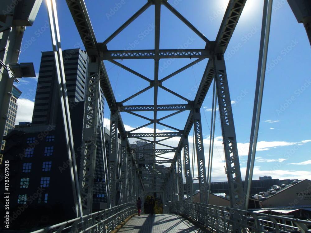 青空と鉄橋