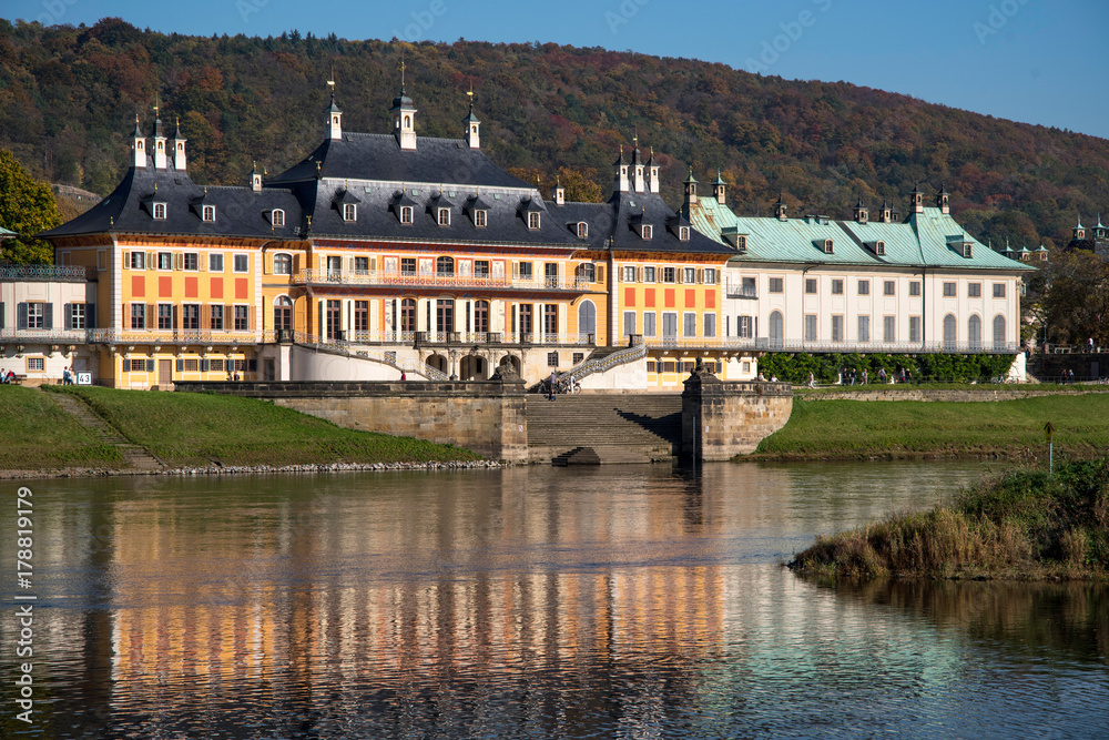 Fototapeta premium Schloss Pillnitz Dresden