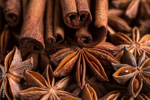 anise, baden, anise stars, spices, seasonings, stars, food, market, market, fragrance, east, cinnamon, cinnamon sticks photo