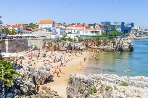 Beach, cliffs and houses in Cascais